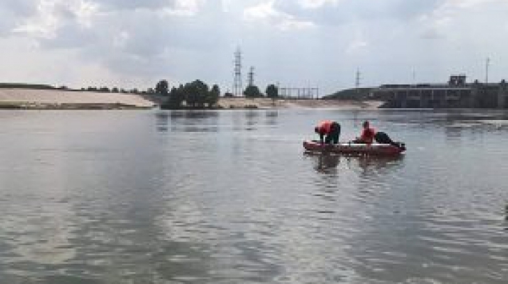 UPDATE: Tânăr de 17 ani, dispărut în râul Olt. Scafandrii i-au găsit trupul (VIDEO)