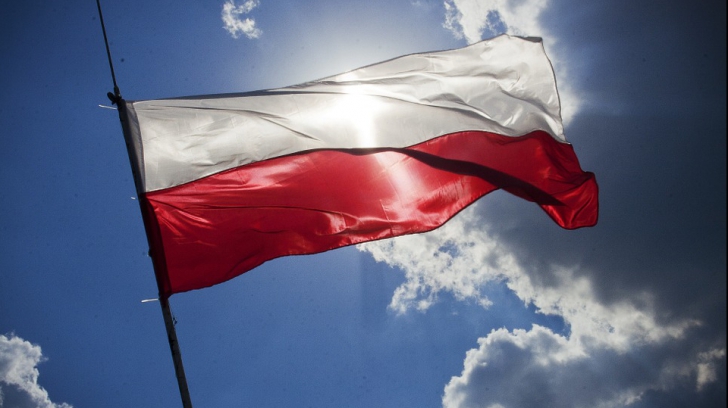 Polonia suspendă din nou zborurile din zeci de țări
