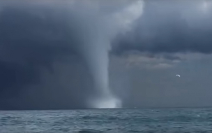 Spectacol terifiant al naturii: dublă tornadă în Marea Neagră (VIDEO) 