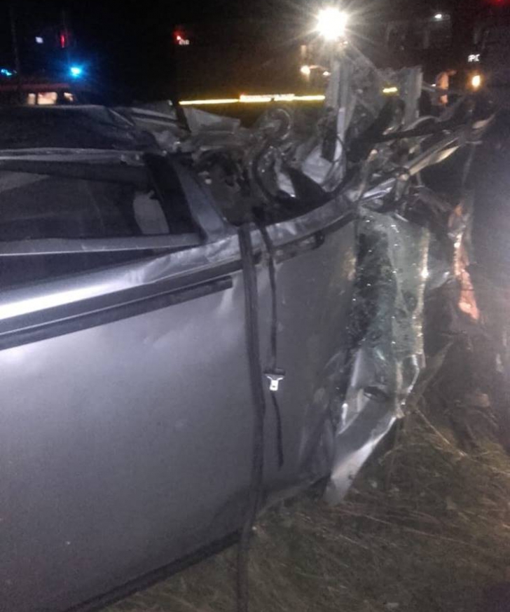 Grav accident în Galați. O mașină în depășire a izbit frontal un alt autoturism: un mort și 7 răniți