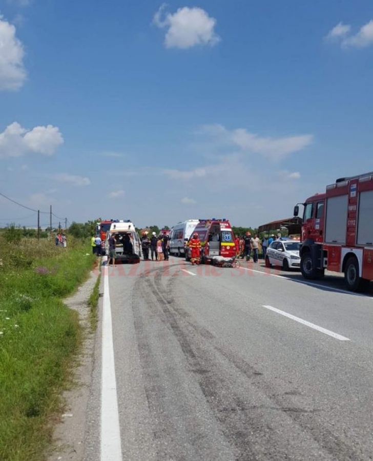 Plan ROŞU de Intervenţie în Gorj. 10 victime. Şoferul vinovat de accidentul rutier a făcut infarct 