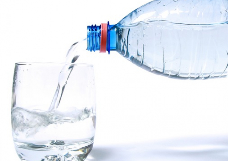 Simptome care arată că nu bei suficientă apă