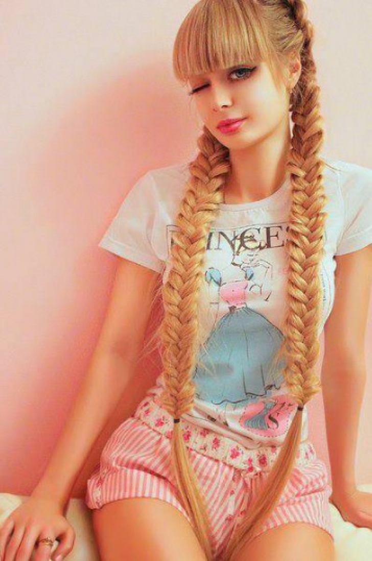 COŞMAR pentru rusoaica "Barbie": ţinută cu forţa în casă de părinţi pentru că e prea frumoasă / Foto: Facebook