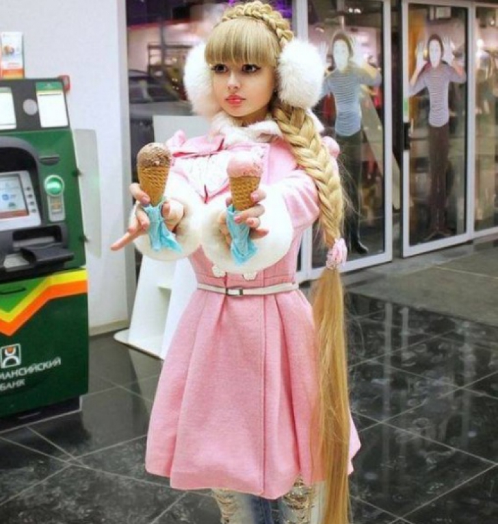COŞMAR pentru rusoaica "Barbie": ţinută cu forţa în casă de părinţi pentru că e prea frumoasă / Foto: Facebook