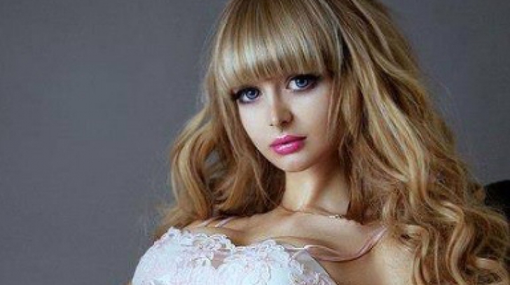 COŞMAR pentru rusoaica "Barbie": ţinută cu forţa în casă de părinţi pentru că e prea frumoasă
