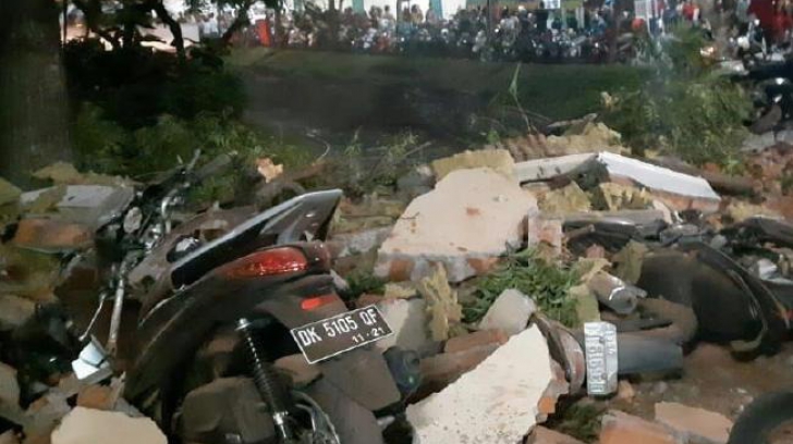 Cutremur violent în Indonezia: 142 de morți și sute de răniți pe insula Lombok. Imagini dramatice