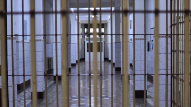 Un român s-a spânzurat într-o închisoare din Italia 