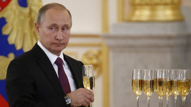 Cu o singură măsură, SUA au prăbușit rubla rusească. Furie la Kremlin: ”E război economic!”