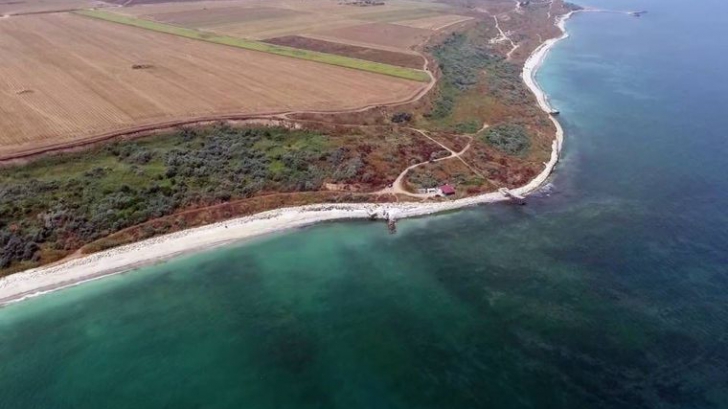Singura plajă din România cu apă turcoaz și nisip fin 