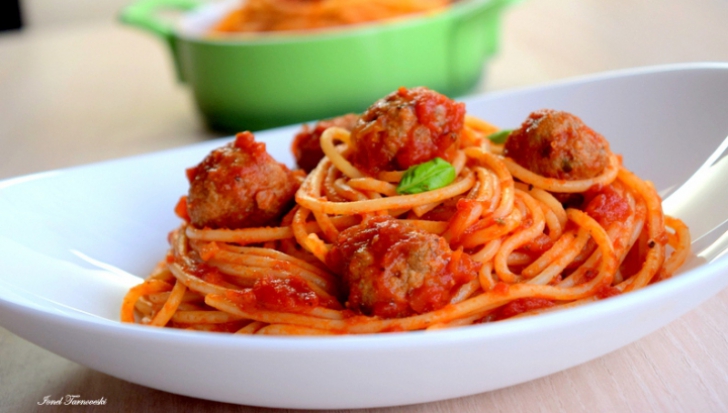 Reteţa zilei: spaghete cu chifteluţe, ca în Italia 