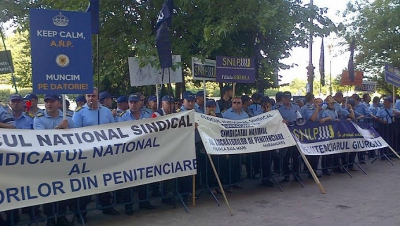Angajaţii din penitenciare protestează pentru condiţii mai bune de muncă