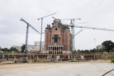Catedrala M&acirc;ntuirii Neamului va fi sfinţită la 25 noiembrie