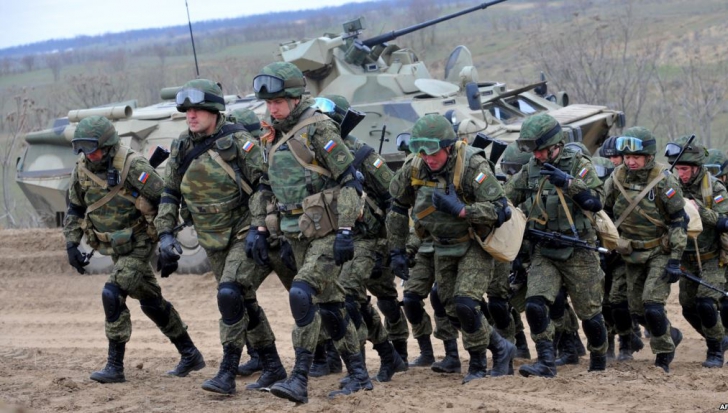 Manevre militare masive ale Rusiei: 300.000 de militari, mii de blindate, avioane și nave