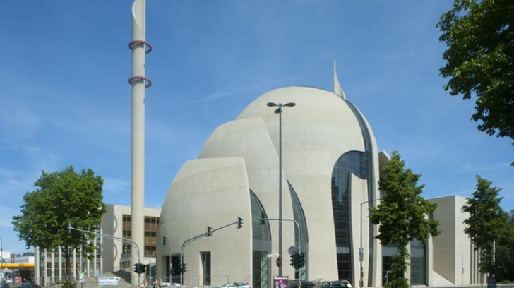 Vizita ”de succes” a lui Erdogan în Germania, încheiată cu inaugurarea unei mega-moschei