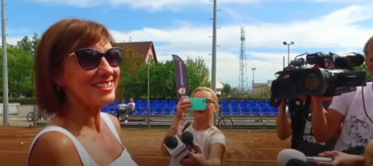 Carmen Iohannis, apariție de senzație pe terenul de tenis