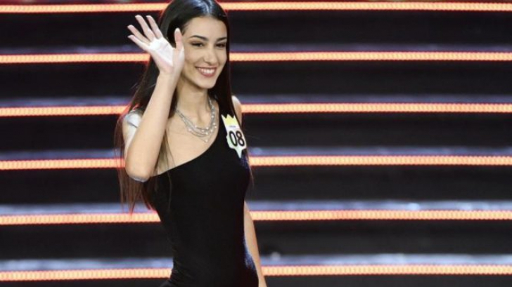 Revoltă la Miss Italia, din cauza unui fotomodel fără picior
