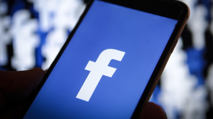Facebook, sub ameninţarea confidenţialităţii. Un parlamentar vrea controlul conţinutului mesajelor 