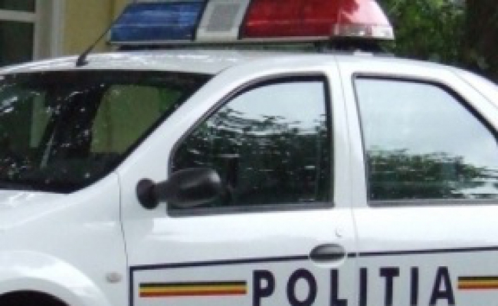 Poliţist din Iaşi, prins băut la volan, după ce a provocat un accident