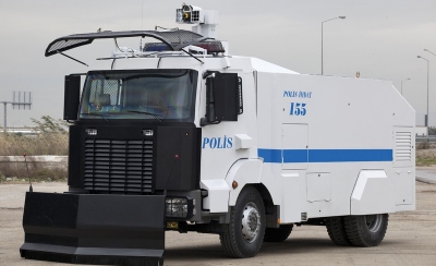 Furie la Chișinău: Frații români ne repară grădinițe, Erdogan dă mașini de schilodit protestatarii