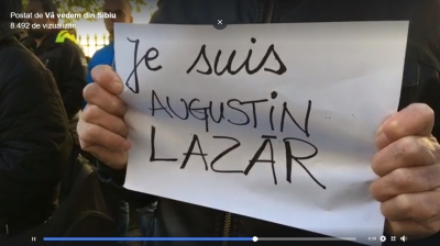 Protest în fața sediului PSD din Sibiu. "Je suis Augustin Lazăr"