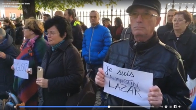 Protest în fața sediului PSD din Sibiu. "Je suis Augustin Lazăr"