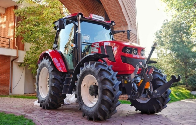 Tractorul nostru se întoarce. Primul tractor 100% românesc din ultimii 15 ani cucereşte Europa