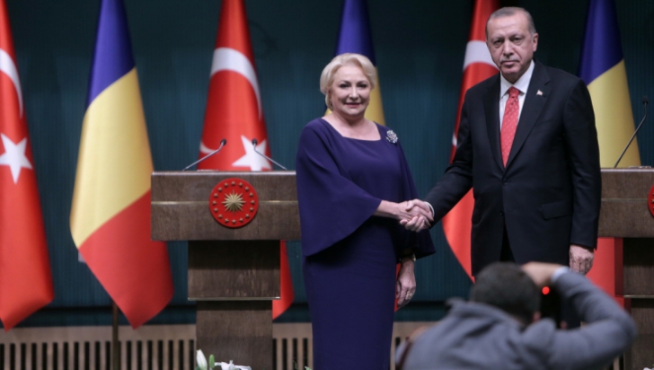 Un nou film mut: Viorica Dăncilă, faţă în faţă cu Erdogan