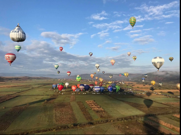 100 de baloane cu aer cald deasupra Maramureșului