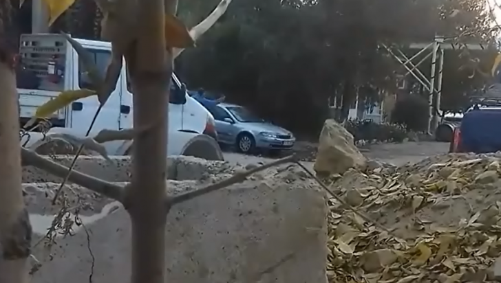 Angajat Aquavas Bârlad, filmat în timp ce-și spăla mașina în curtea instituției