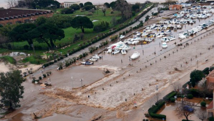 Inundaţii în sudul Franţei. Cel puţin cinci persoane au murit