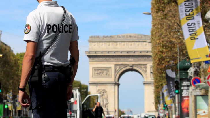 ALERTĂ la Paris: focuri de armă, doi bărbaţi răniţi grav