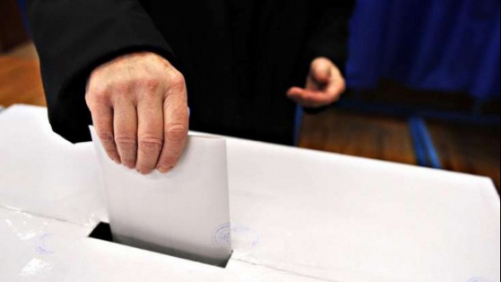 Referendum: peste 100 de cereri de retragere a preşedinţilor secţiilor de votare, la Sibiu