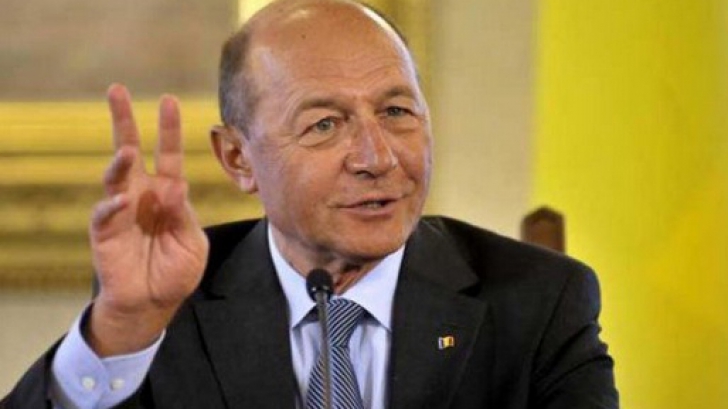 Băsescu, critici pentru senatorii care s-au opus declasificării deciziei CSAT: Au un interes