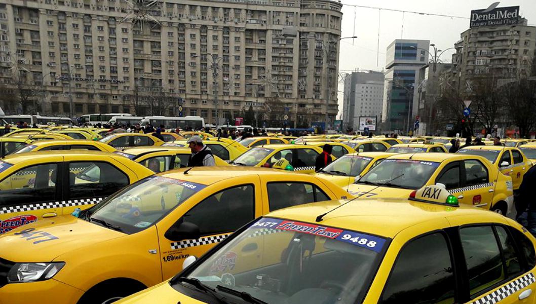 Taximetriştii continuă protestele. Aproximativ 1.500 de taxiuri, așteptate în Piaţa Constituţiei
