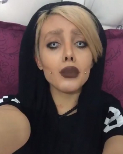Iranianca de 20 ani care s-a transformat într-un zombie Angelina Jolie şi-a arătat faţa adevărată