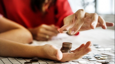 Rom&acirc;nii, departe de un trai decent