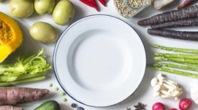 De ce ne &icirc;ngrășăm &icirc;n post? Alimentele pe care trebuie să le eviți &icirc;n această perioadă