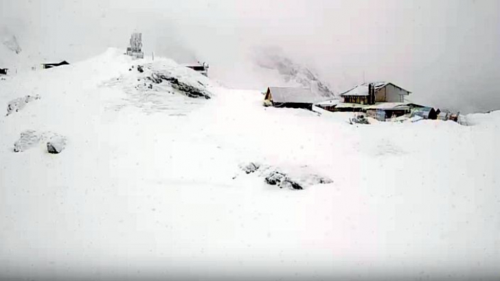 Staţiunea din România în care stratul de zăpadă este de peste 70 de centimetri