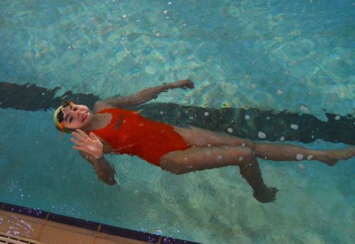 Zâmbet de campioană cu 200 de medalii. Ayanna Freciu, o copilă pasionată de înot (P)