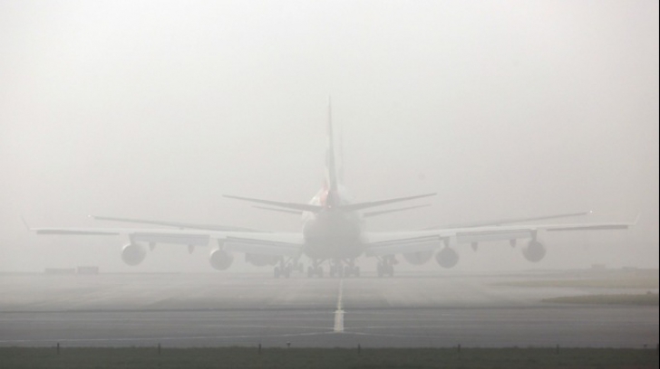 Ceața densă întrerupe traficul pe Aeroportul Henri Coandă