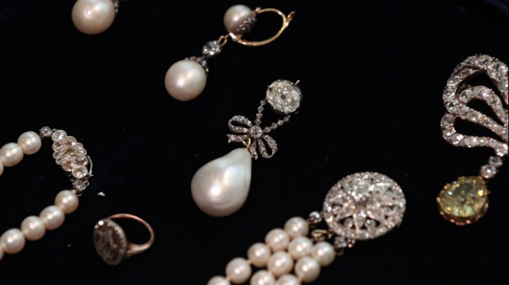 Suma record cu care s-a vândut o bijuterie care a aparţinut unei foste regine a Franței