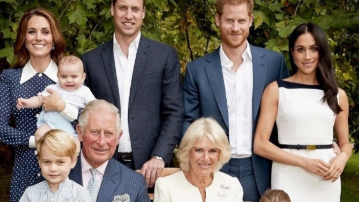 Ce mesaje ascunde portretul de familie realizat pentru ziua Prințului Charles