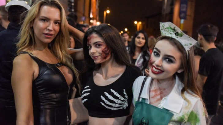 Scenele dezmățului în noaptea de Halloween, în Marea Britanie. Pozele fac furori pe Facebook