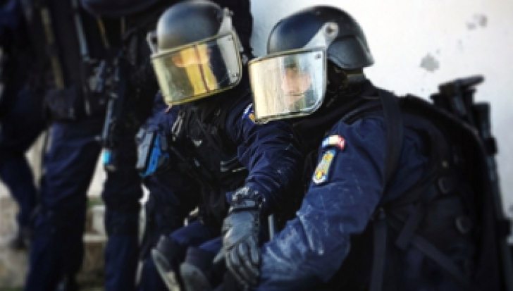 Jandarmeria, reacţie în cazul "dubelor care vin spre Bucureşti": ştire falsă