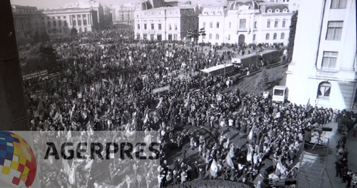 Imagine din alt unghi cu spargerea mitingului (21 decembrie 1989). Reproducere foto Agerpres Imagine din alt unghi cu spargerea mitingului (21 decembrie 1989). Reproducere foto Agerpres