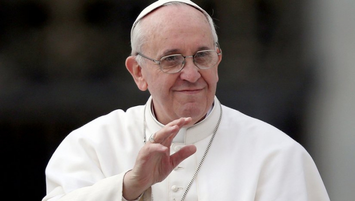 Papa Francis, gest incredibil în faţa mulţimilor 
