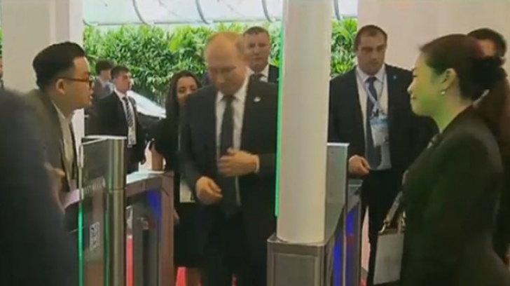 Vladimir Putin, UMILIT în Singapore