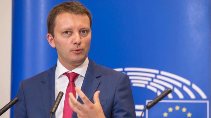 Primul europarlamentar român care salută votul PE