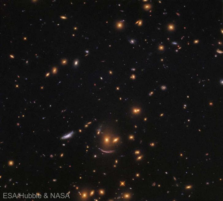 Spaţiul ne... zâmbeşte! Imagini surprinzătoare realizate de telescopul Hubble