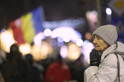 Protest la București: 3.000 de oameni au strigat, la 29 de ani de la Revoluție: „Jos comunismul!”